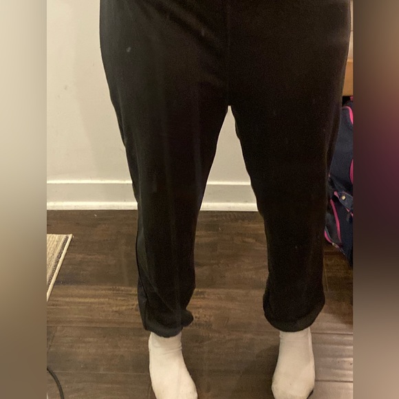 Red sweatpants and dark grey sweatpants - Picture 4 of 4